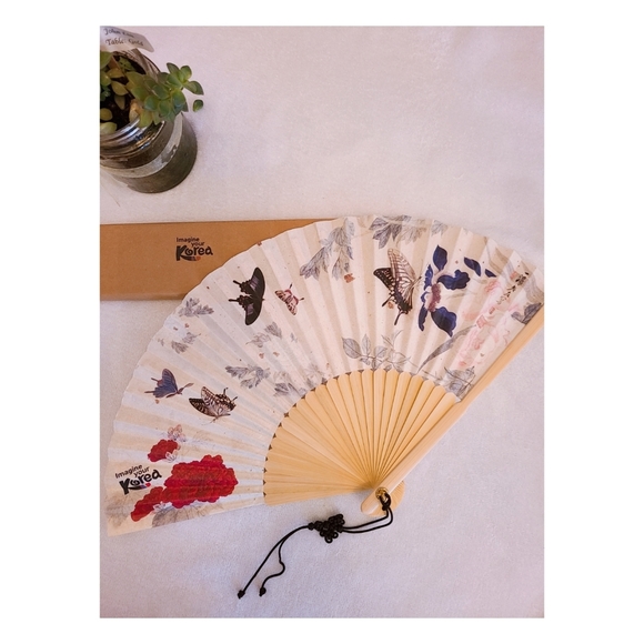 (NEW) Fan - Picture 1 of 5